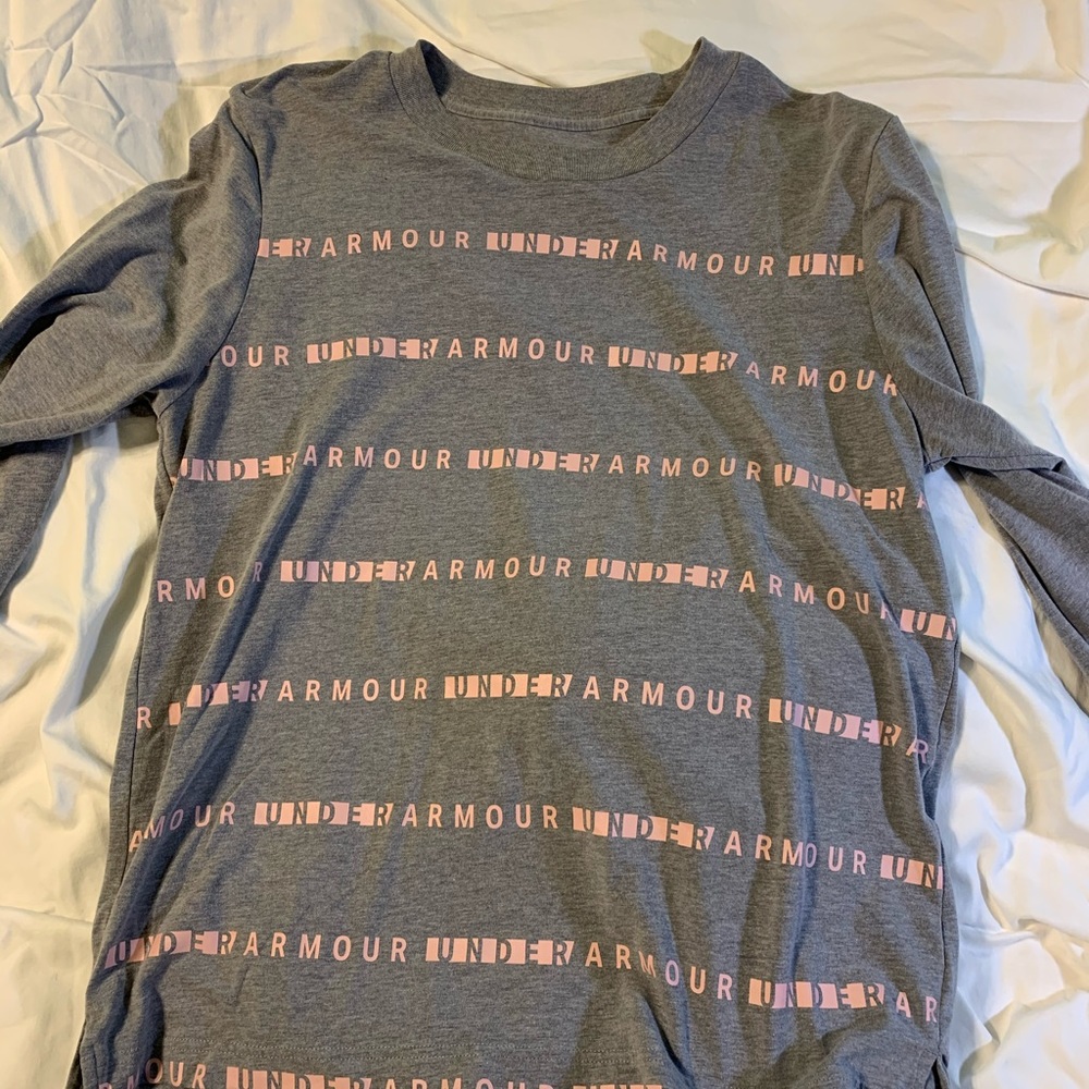Women’s Under Armor long sleeve tee